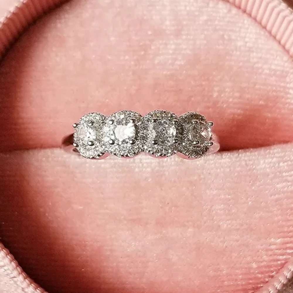 New Charm Silver White Diamonds Ring